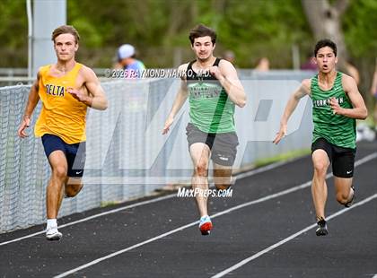Thumbnail 2 in Yorktown Tri-Meet (100 Meter) photogallery.