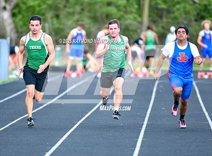 Thumbnail 1 in Yorktown Tri-Meet (100 Meter) photogallery.