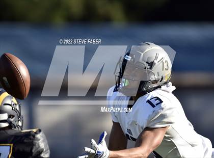 Thumbnail 1 in Mead vs. Bellevue (WIAA 3A Round 1) photogallery.