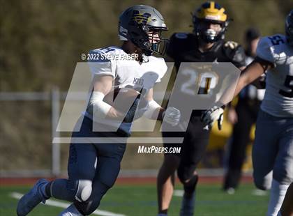 Thumbnail 2 in Mead vs. Bellevue (WIAA 3A Round 1) photogallery.