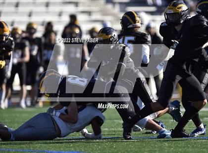 Thumbnail 2 in Mead vs. Bellevue (WIAA 3A Round 1) photogallery.