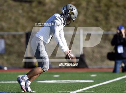 Thumbnail 3 in Mead vs. Bellevue (WIAA 3A Round 1) photogallery.