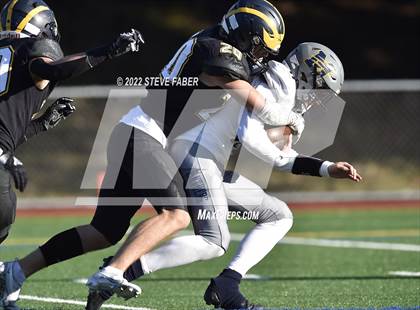 Thumbnail 3 in Mead vs. Bellevue (WIAA 3A Round 1) photogallery.