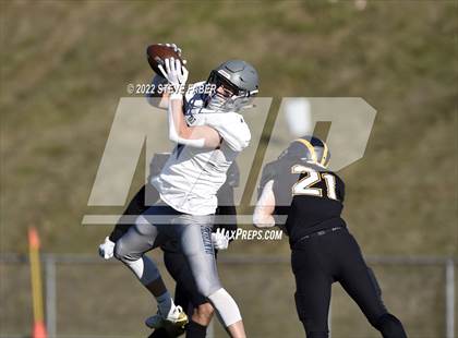 Thumbnail 2 in Mead vs. Bellevue (WIAA 3A Round 1) photogallery.