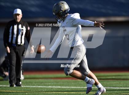 Thumbnail 1 in Mead vs. Bellevue (WIAA 3A Round 1) photogallery.