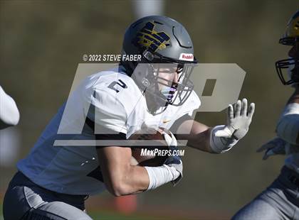 Thumbnail 3 in Mead vs. Bellevue (WIAA 3A Round 1) photogallery.