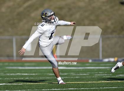 Thumbnail 3 in Mead vs. Bellevue (WIAA 3A Round 1) photogallery.