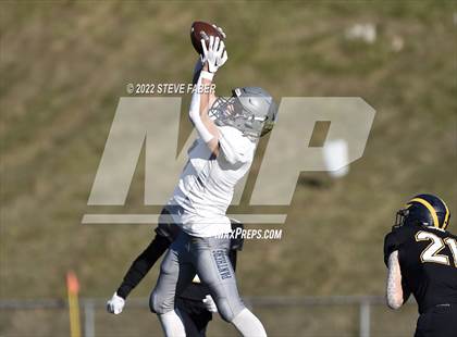 Thumbnail 1 in Mead vs. Bellevue (WIAA 3A Round 1) photogallery.