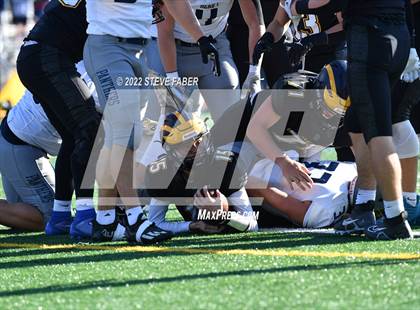 Thumbnail 1 in Mead vs. Bellevue (WIAA 3A Round 1) photogallery.