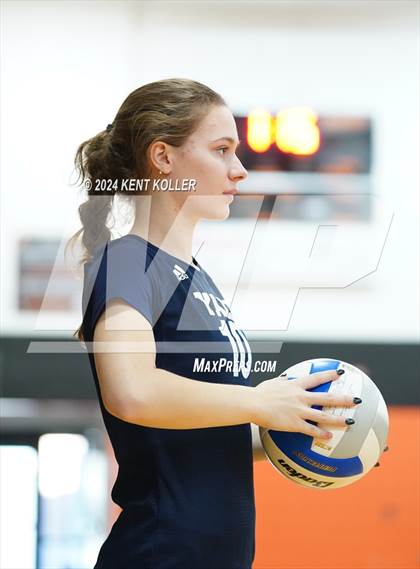 Thumbnail 3 in Yale vs. Almont photogallery.