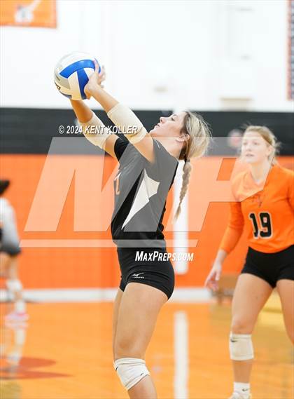 Thumbnail 1 in Yale vs. Almont photogallery.