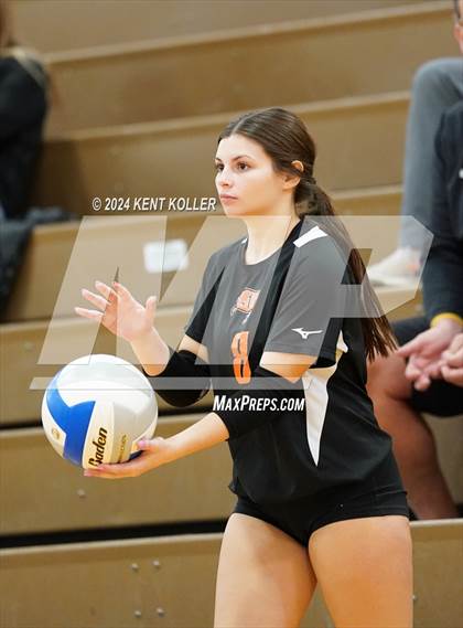 Thumbnail 2 in Yale vs. Almont photogallery.