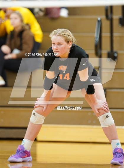 Thumbnail 1 in Yale vs. Almont photogallery.