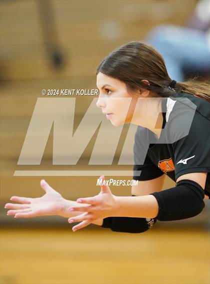 Thumbnail 2 in Yale vs. Almont photogallery.