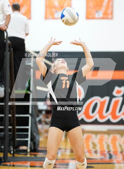 Thumbnail 2 in Yale vs. Almont photogallery.
