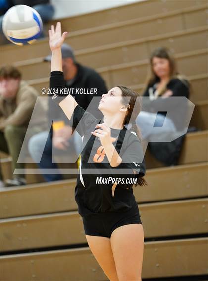 Thumbnail 2 in Yale vs. Almont photogallery.