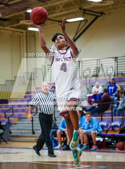 Thumbnail 2 in NFL Yet Academy vs Mountainside (Wrangler Classic) photogallery.