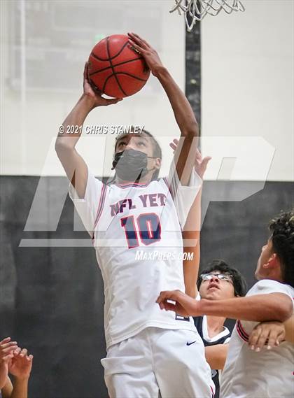 Thumbnail 3 in NFL Yet Academy vs Mountainside (Wrangler Classic) photogallery.