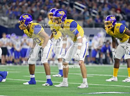 Thumbnail 2 in Decatur vs. La Vega (UIL 4A Division 1 Semifinal) photogallery.
