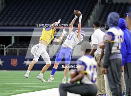 Thumbnail 3 in Decatur vs. La Vega (UIL 4A Division 1 Semifinal) photogallery.