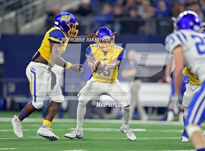 Thumbnail 1 in Decatur vs. La Vega (UIL 4A Division 1 Semifinal) photogallery.