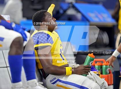 Thumbnail 2 in Decatur vs. La Vega (UIL 4A Division 1 Semifinal) photogallery.