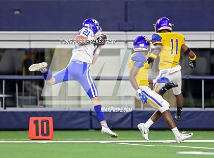 Thumbnail 3 in Decatur vs. La Vega (UIL 4A Division 1 Semifinal) photogallery.
