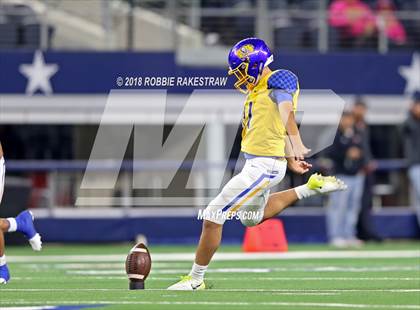 Thumbnail 2 in Decatur vs. La Vega (UIL 4A Division 1 Semifinal) photogallery.