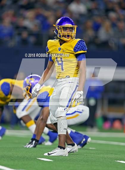 Thumbnail 1 in Decatur vs. La Vega (UIL 4A Division 1 Semifinal) photogallery.