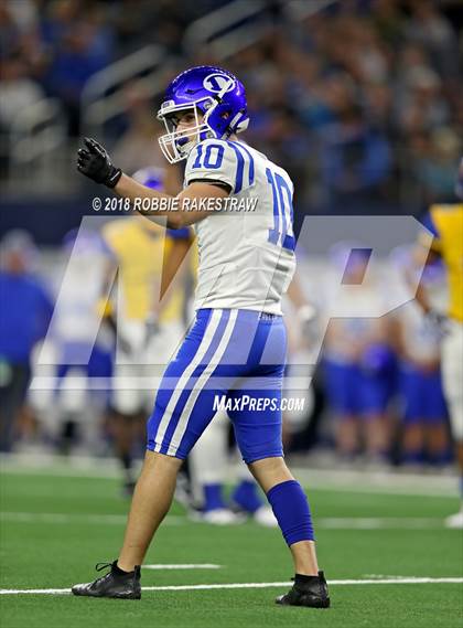 Thumbnail 1 in Decatur vs. La Vega (UIL 4A Division 1 Semifinal) photogallery.