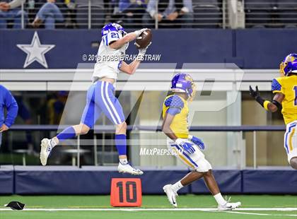 Thumbnail 1 in Decatur vs. La Vega (UIL 4A Division 1 Semifinal) photogallery.