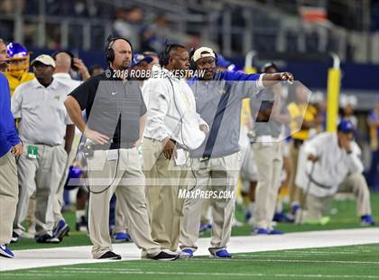 Thumbnail 2 in Decatur vs. La Vega (UIL 4A Division 1 Semifinal) photogallery.