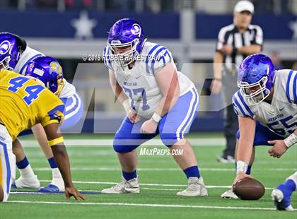 Thumbnail 2 in Decatur vs. La Vega (UIL 4A Division 1 Semifinal) photogallery.
