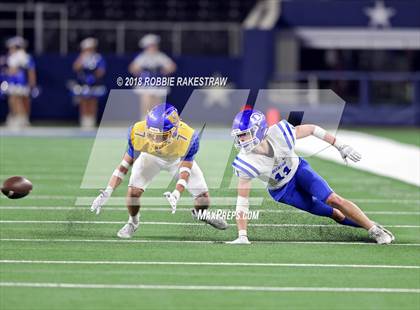 Thumbnail 2 in Decatur vs. La Vega (UIL 4A Division 1 Semifinal) photogallery.