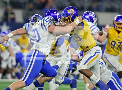 Thumbnail 1 in Decatur vs. La Vega (UIL 4A Division 1 Semifinal) photogallery.