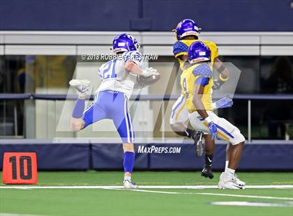 Thumbnail 1 in Decatur vs. La Vega (UIL 4A Division 1 Semifinal) photogallery.