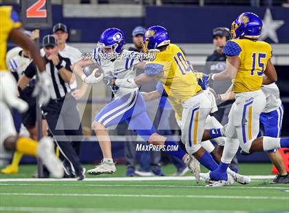 Thumbnail 2 in Decatur vs. La Vega (UIL 4A Division 1 Semifinal) photogallery.