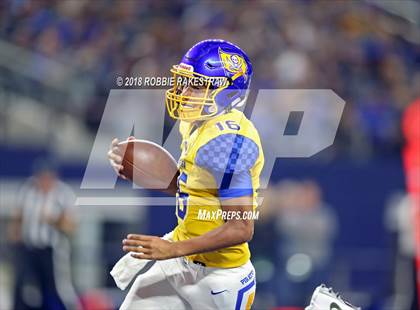 Thumbnail 3 in Decatur vs. La Vega (UIL 4A Division 1 Semifinal) photogallery.