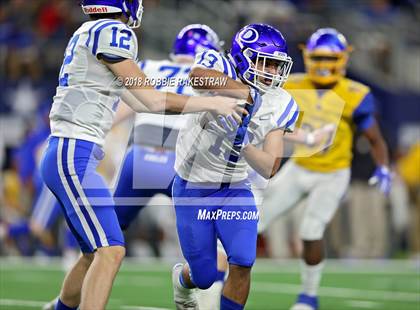 Thumbnail 2 in Decatur vs. La Vega (UIL 4A Division 1 Semifinal) photogallery.
