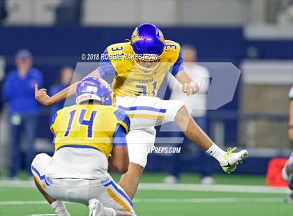 Thumbnail 2 in Decatur vs. La Vega (UIL 4A Division 1 Semifinal) photogallery.