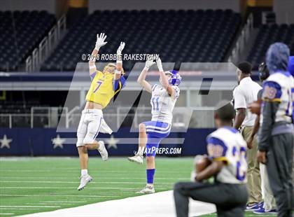 Thumbnail 1 in Decatur vs. La Vega (UIL 4A Division 1 Semifinal) photogallery.