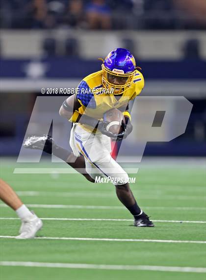 Thumbnail 2 in Decatur vs. La Vega (UIL 4A Division 1 Semifinal) photogallery.