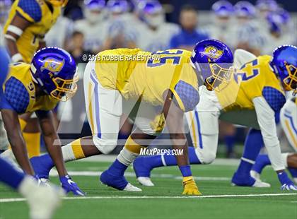 Thumbnail 1 in Decatur vs. La Vega (UIL 4A Division 1 Semifinal) photogallery.