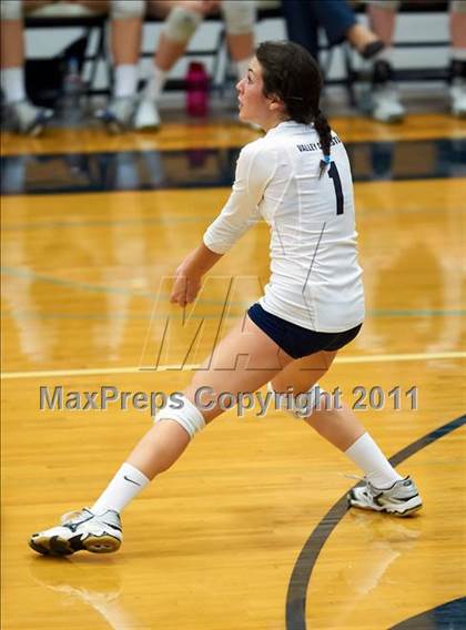 Thumbnail 3 in Valley Christian vs. Sacred Heart Cathedral (CIF CCS D3 Playoffs) photogallery.
