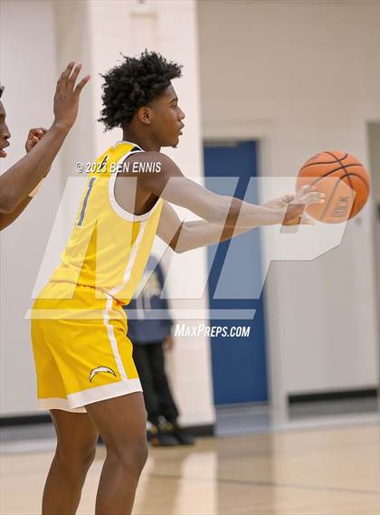 Thumbnail 2 in Eagle's Landing Christian Academy vs Hampton (MLK Luella HoopKlub Showcase) photogallery.