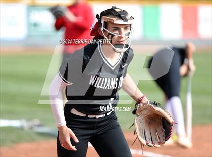 Thumbnail 3 in Williams Field @ Horizon photogallery.