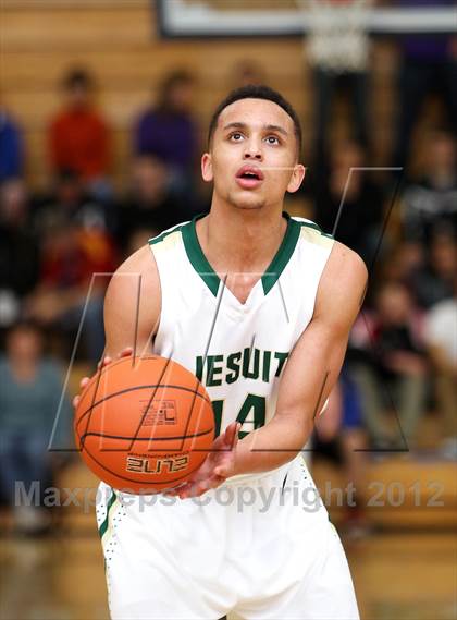 Thumbnail 2 in Jesuit vs Gonzaga (Les Schwab Invitational) photogallery.
