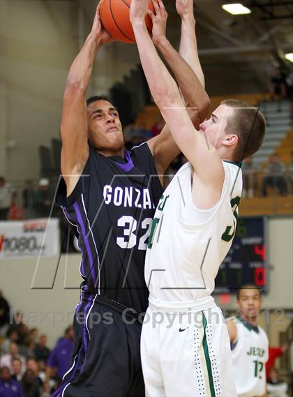 Thumbnail 2 in Jesuit vs Gonzaga (Les Schwab Invitational) photogallery.