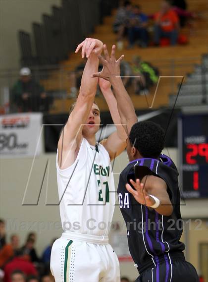 Thumbnail 3 in Jesuit vs Gonzaga (Les Schwab Invitational) photogallery.