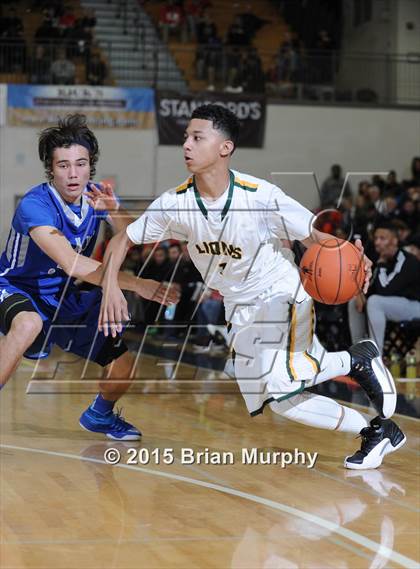 Thumbnail 2 in West Linn vs. Grant (Les Schwab Invitational) photogallery.